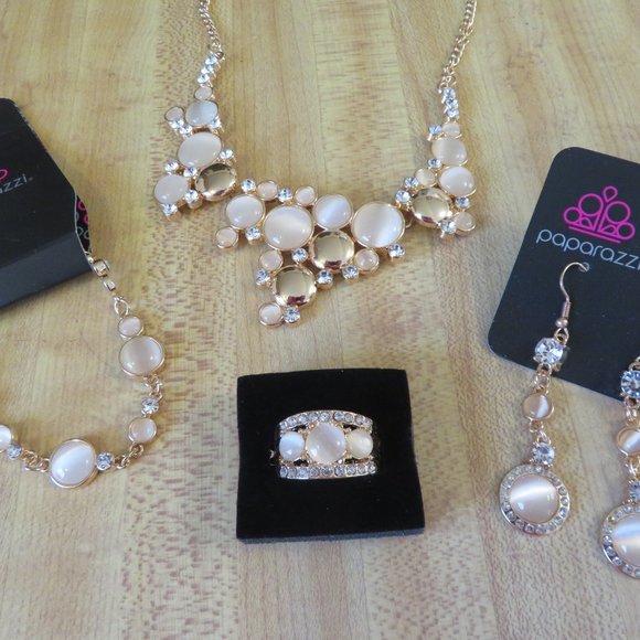 Beautiful 5pc. Jewelry Ensemble By Paparazzi (PI25) Delicate elegant Set - Picture 2 of 7